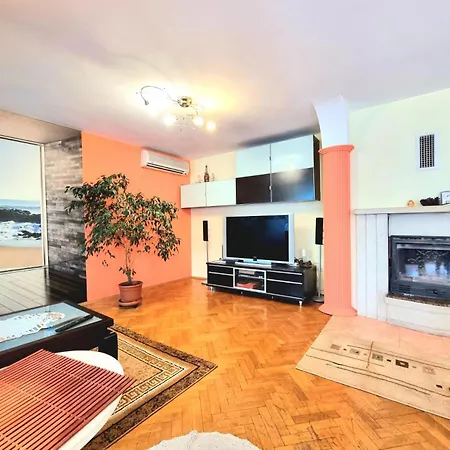 Lägenhet Two-floor Sunny In Centre Burgas