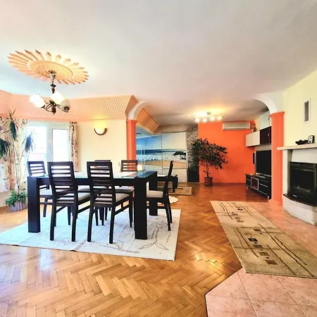 Two-floor Sunny In Centre Апартаменти Бургас