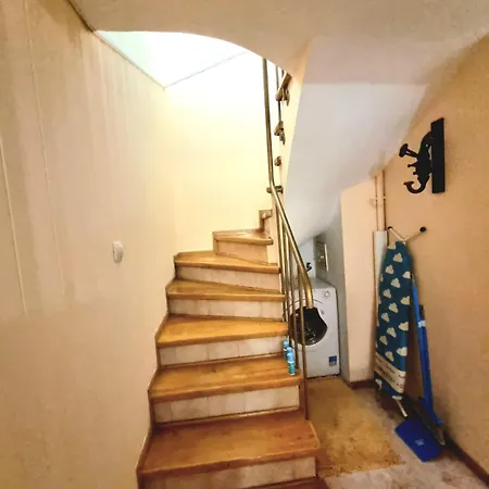 Two-floor Sunny In Centre Lägenhet