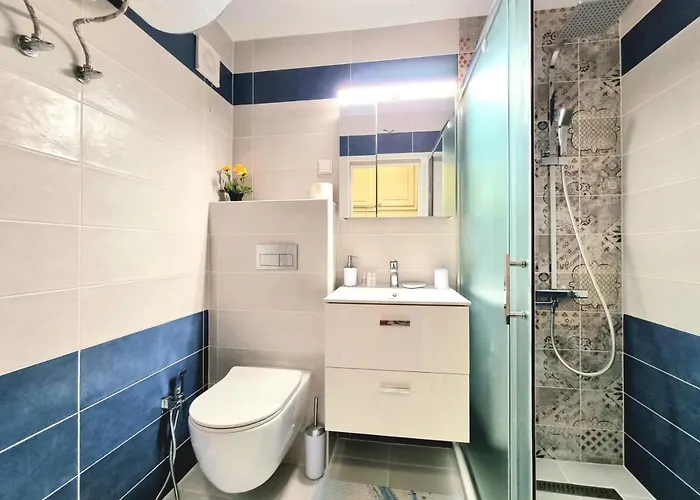 Two-floor Sunny In Centre דירה *