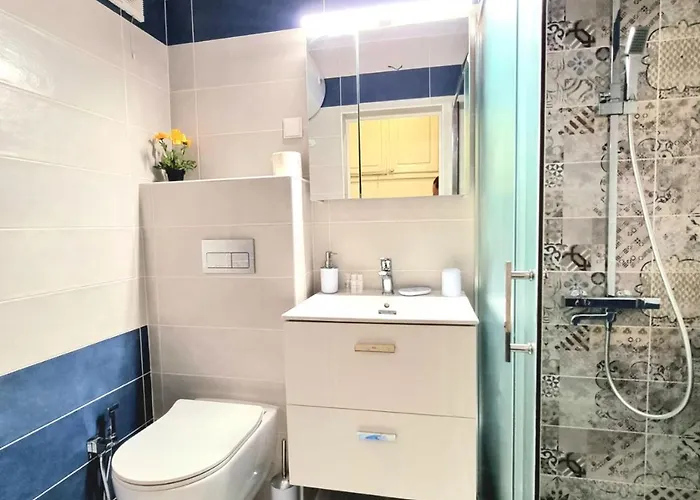 Two-floor Sunny In Centre דירה