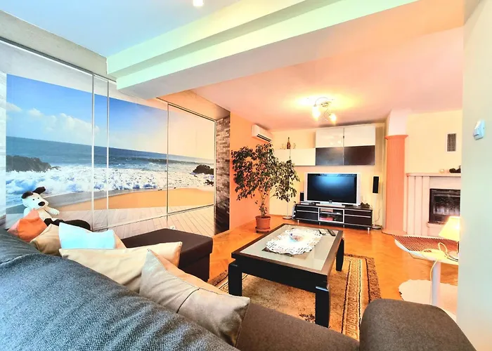 Two-floor Sunny In Centre * בורגאס