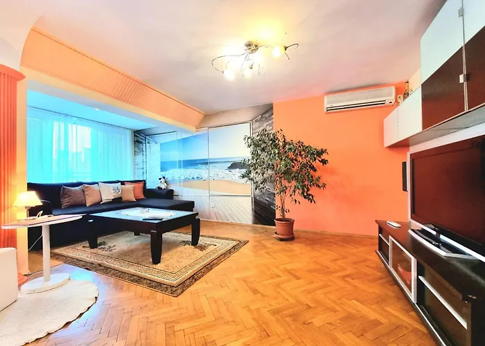 דירה Two-floor Sunny In Centre בורגאס