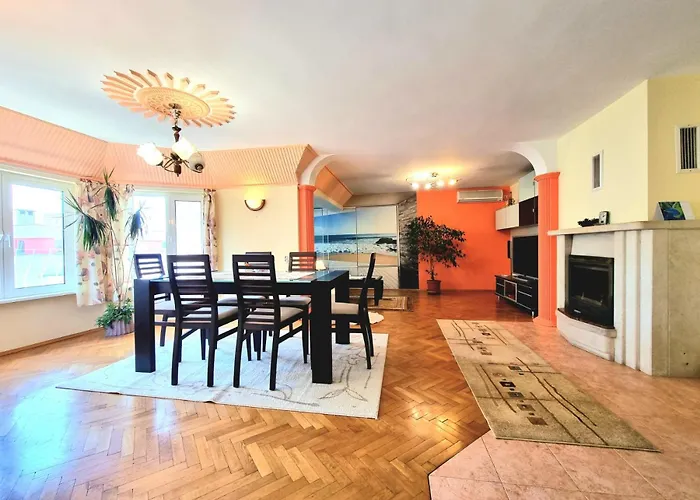 Two-floor Sunny In Centre דירה בורגאס