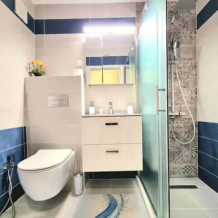 Two-floor Sunny In Centre Μπουργκάς