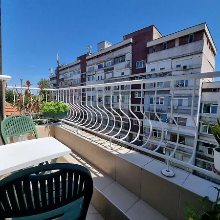 Two-floor Sunny In Centre * Μπουργκάς